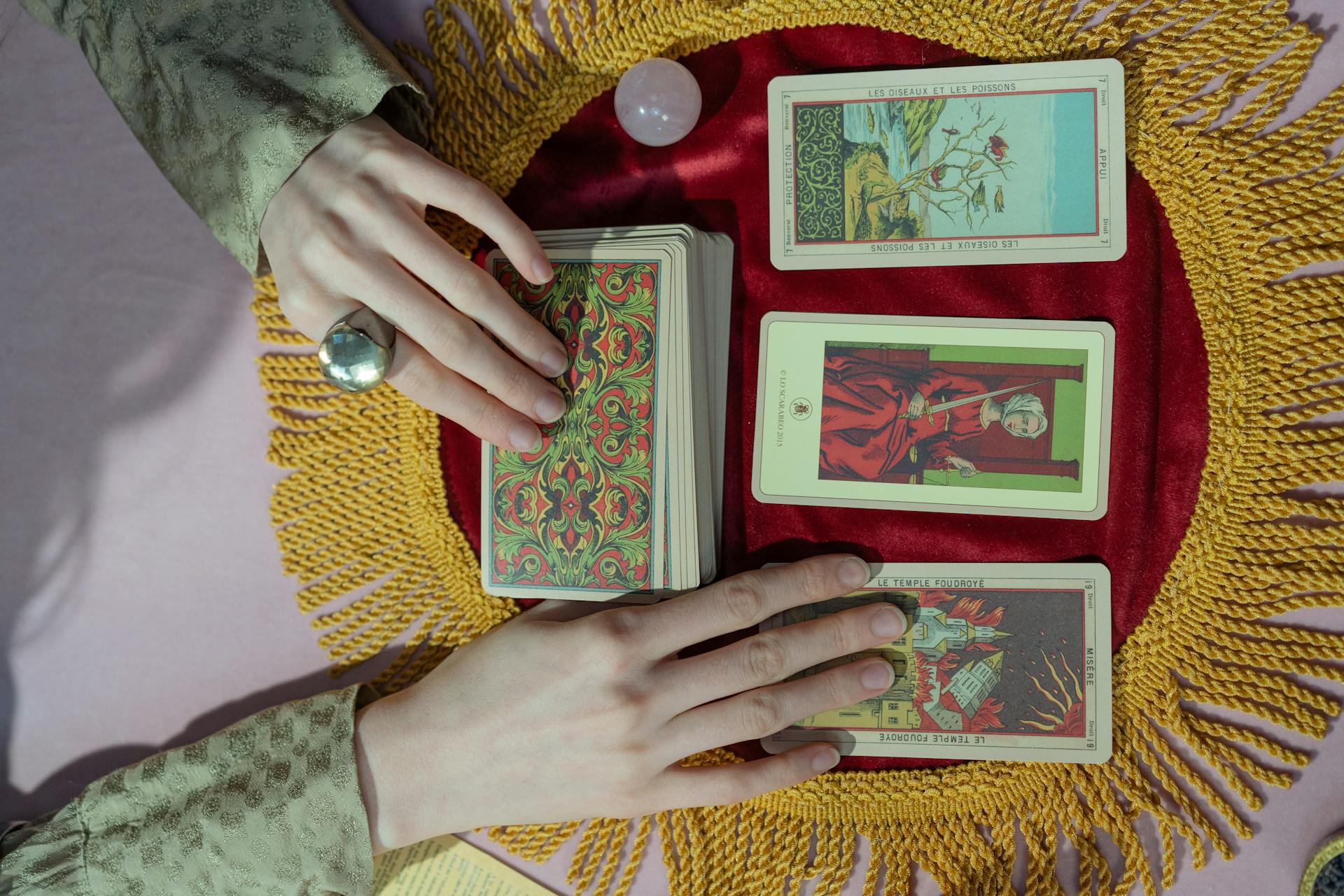 Cartes du tarot divinatoire pour consultation